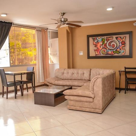 מדיין Calle 10 Suites מראה חיצוני תמונה
