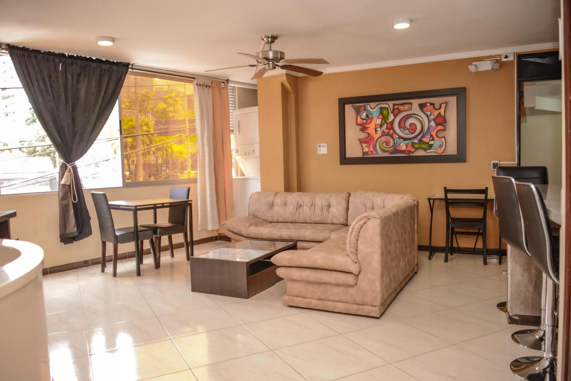 מדיין Calle 10 Suites מראה חיצוני תמונה