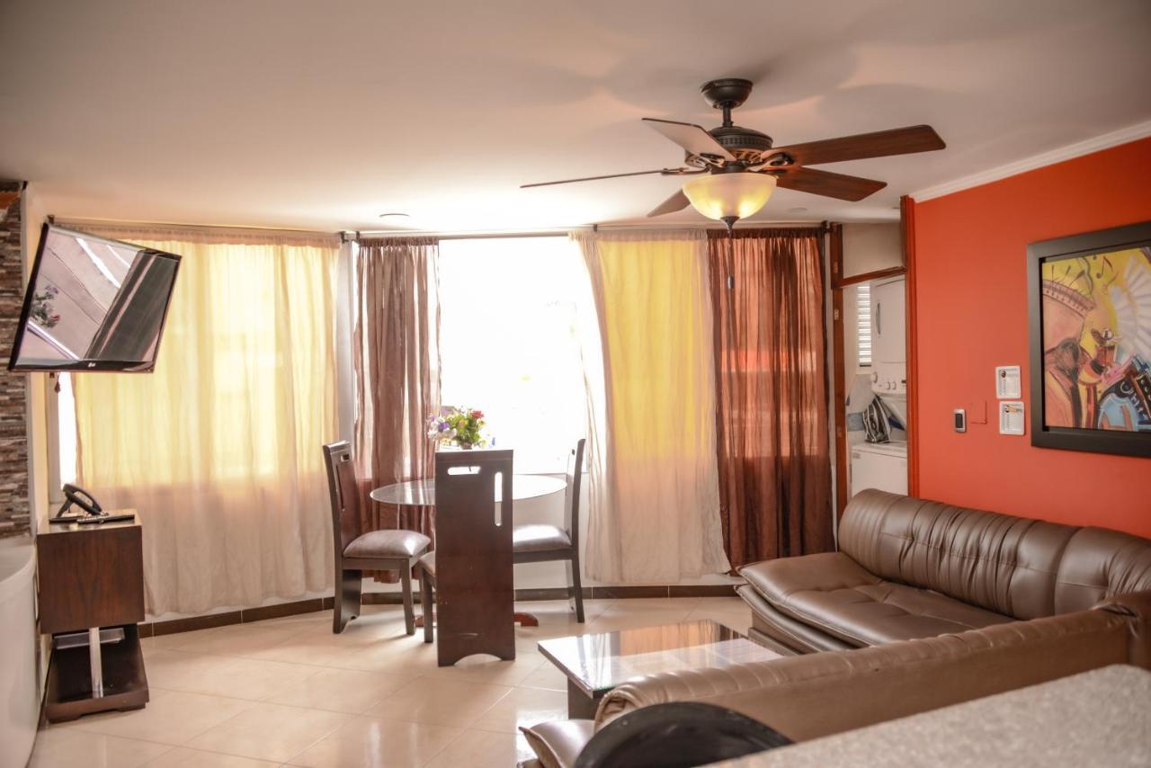 מדיין Calle 10 Suites מראה חיצוני תמונה