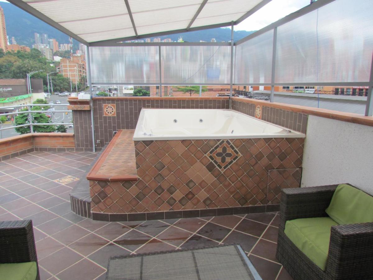 מדיין Calle 10 Suites מראה חיצוני תמונה